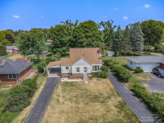 3rd image of 49742 W Huron River Dr