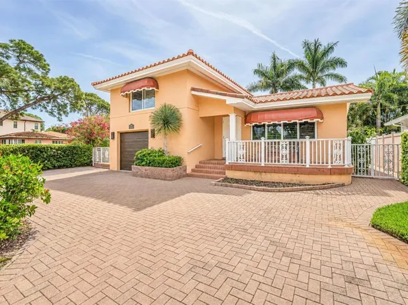 243 SNELL ISLE BOULEVARD NE, ST PETERSBURG, FL 33704