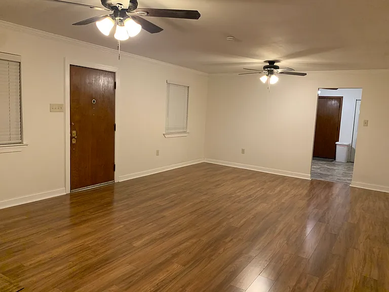 724 Green Acres Rd — Photo 4