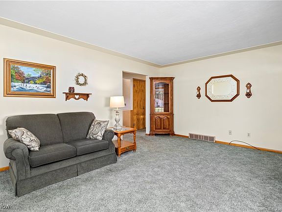 3rd image of 41887 Earlene Ct