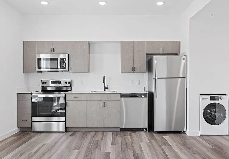 East Line Apartments — Photo 22