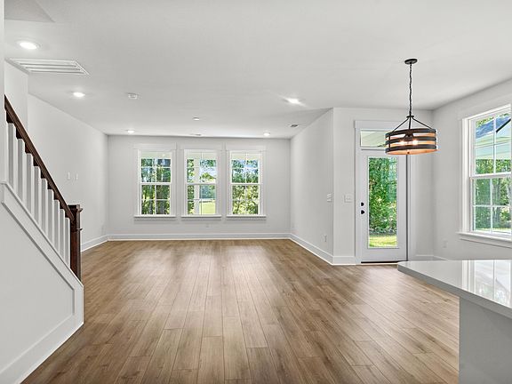 4th image of 739 Sun Colony Blvd.