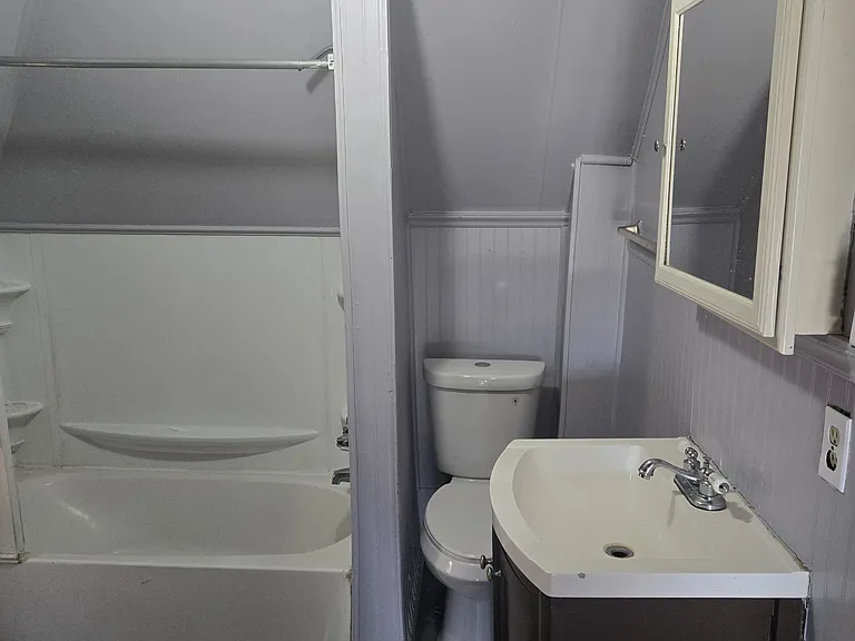119 Thompson St — Photo 8