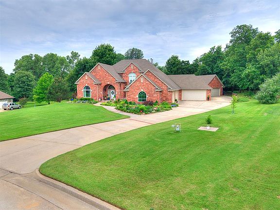 2nd image of 321 Hickory Forest Dr