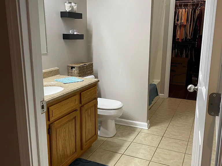 302 Williamsburg Ln — Photo 13