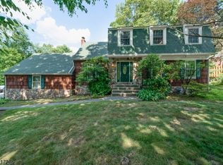 12 Camelot Dr, West Milford, NJ 07480