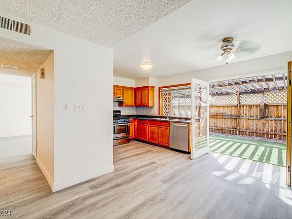 3rd image of 1395 Hialeah Dr APT C