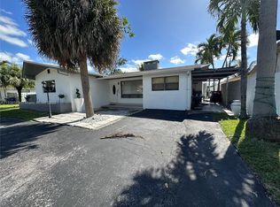 1048 SW 2nd St, Hallandale Beach, FL 33009