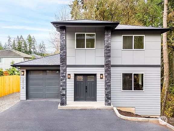 3rd image of 12118 61st Avenue Ct