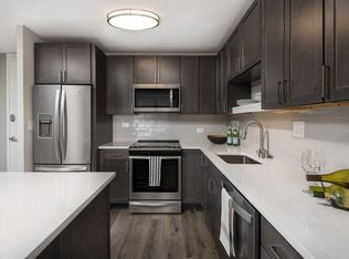 Reside on Barry, Chicago, IL 60657