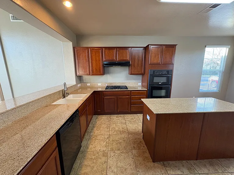 3310 N Tilden Ct — Photo 19