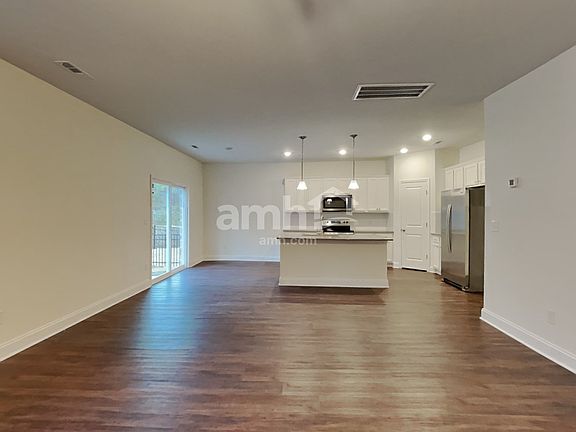 5th image of 130 Marin Dr