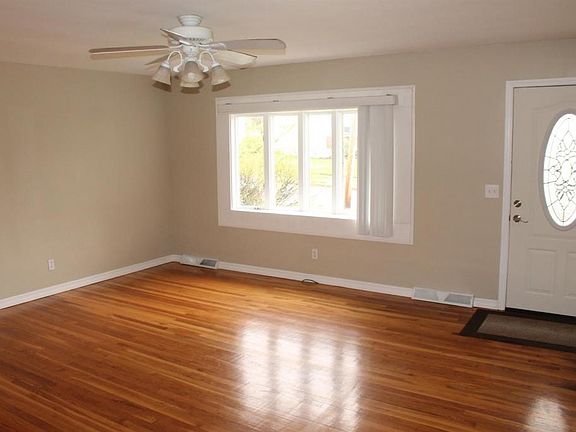 3rd image of 3386 Moonridge Dr