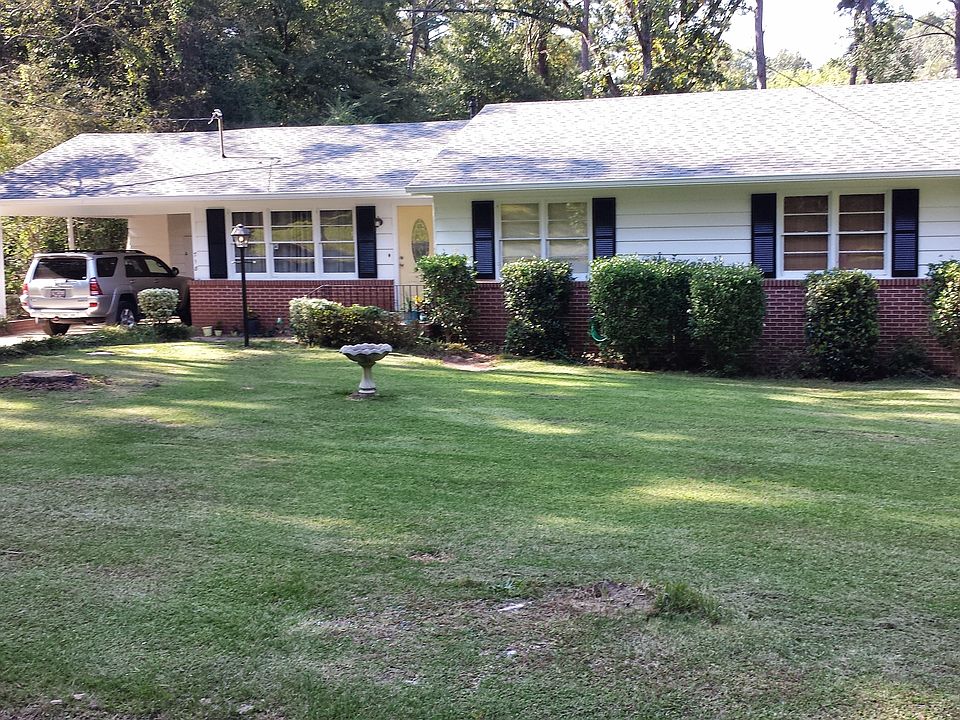 718 Woodridge Drive