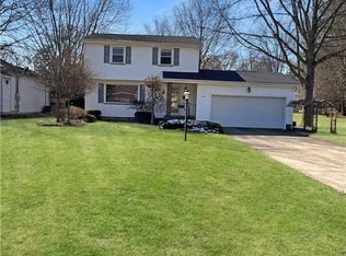 63 Skyline Dr, Canfield, OH