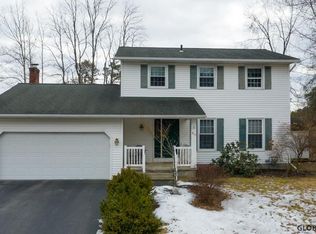 48 Pitch Pine Rd, Albany, NY 12203