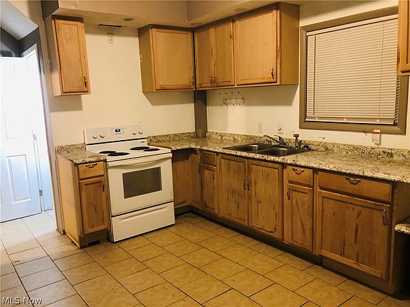 2nd image of 571 East Ave