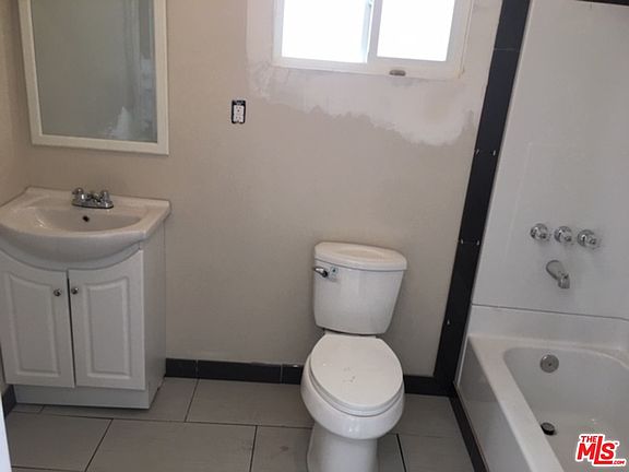 4th image of 1426 1426 W 95th St #2
