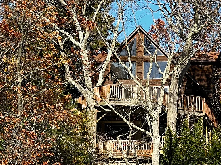 685 Shore Rd — Photo 7