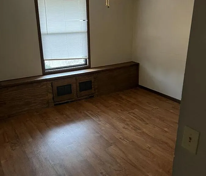 406 Amhurst Dr — Photo 6