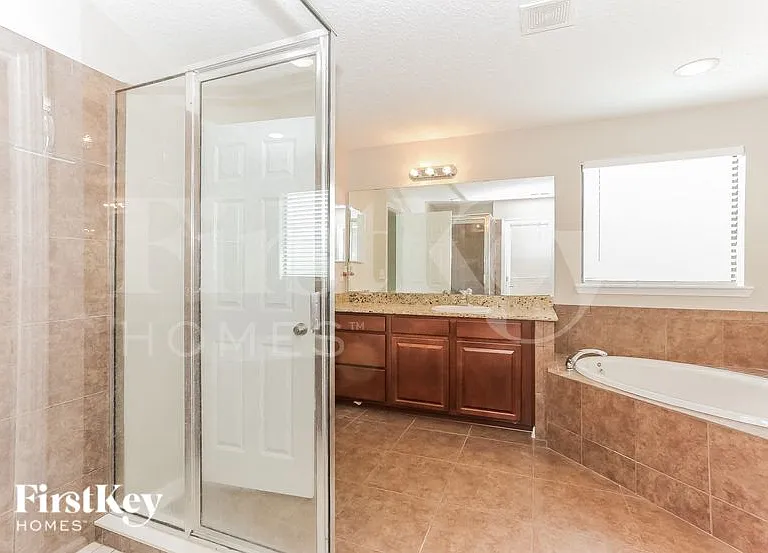 721 Reflection Cove Rd E — Photo 12