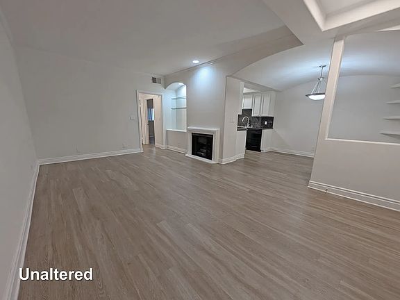 3rd image of 912 N Croft Ave APT 102