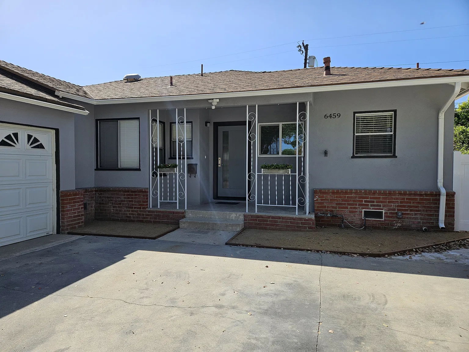 3 bed, 1.5 bath, 1249 sqft, $4,195 — Photo 1