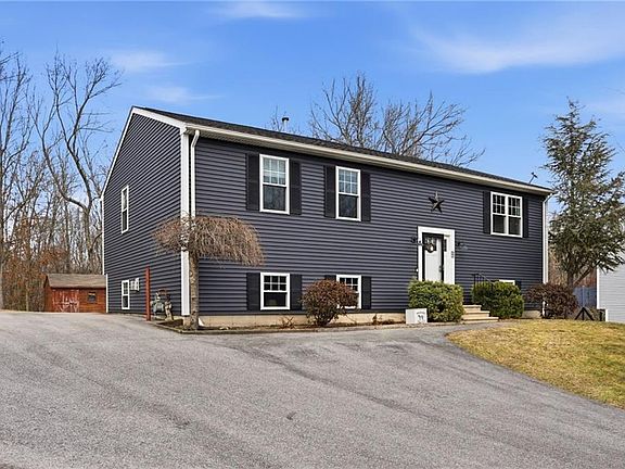 4th image of 27 Remington Farm Dr