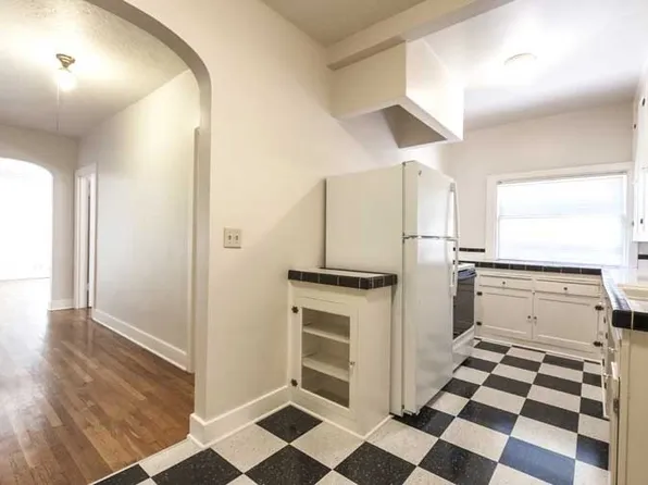 Queen Anne Apartments (Seva01)