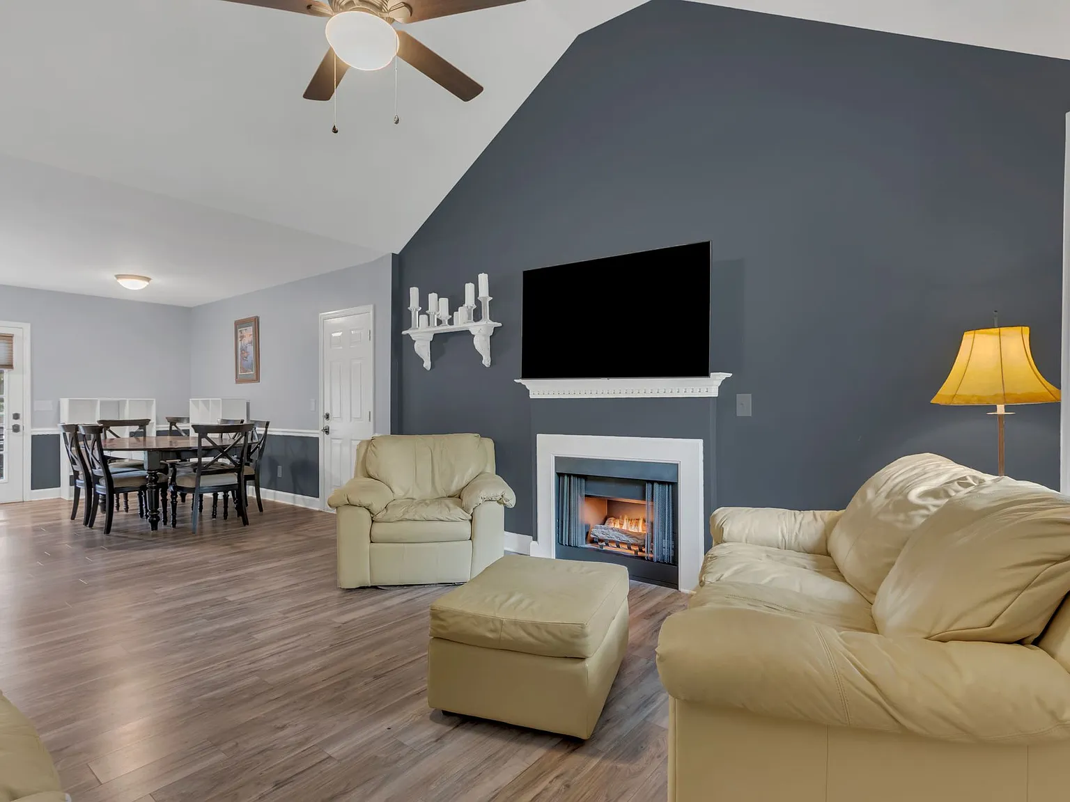3 bed, 1456 sqft, $3,650 — Photo 4
