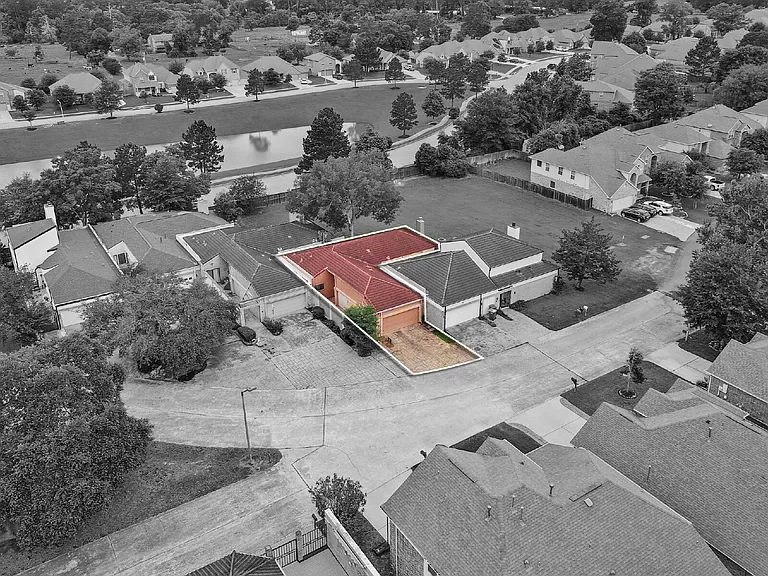 12 Hallmark Dr — Photo 24