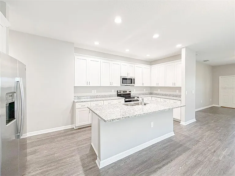 3430 Cup Dr — Photo 11