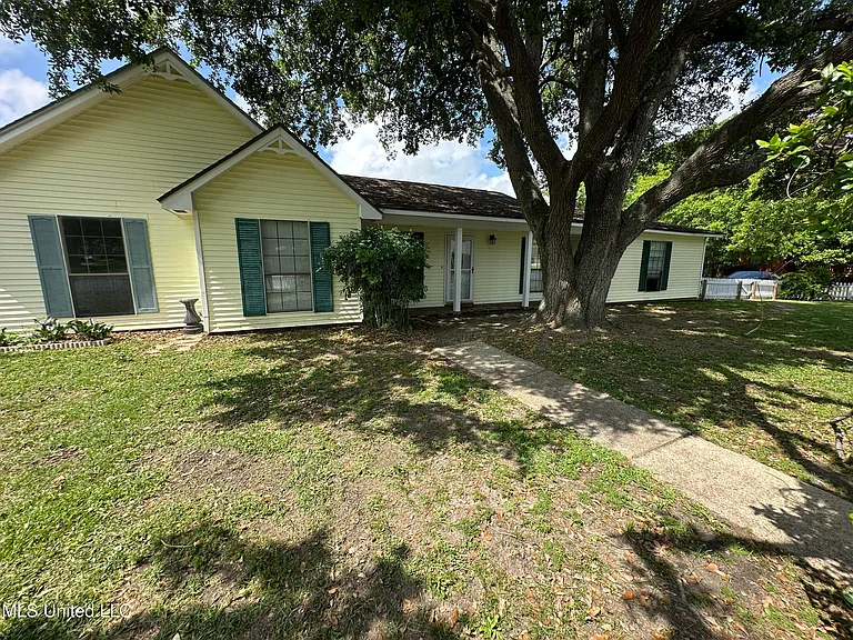4215 Ingalls Ave — Photo 2