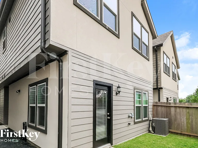 18334 W Centro Cir — Photo 18