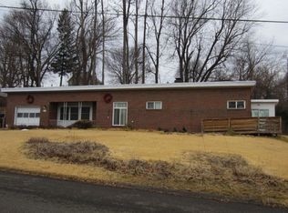 130 Ruskin St, Chicopee, MA 01020