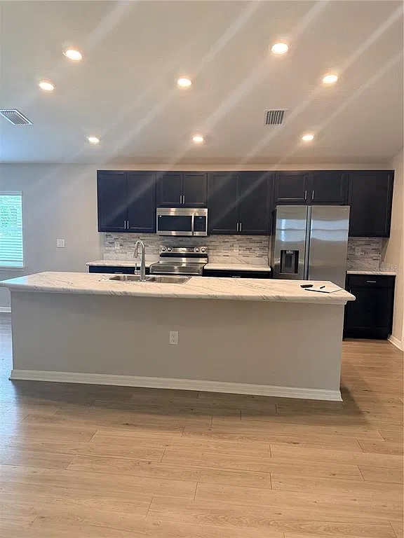 3 bed, 2.0 bath, 1541 sqft, $2,200 — Photo 4