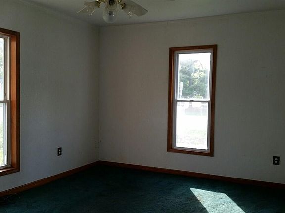 5th image of 119 Clay St