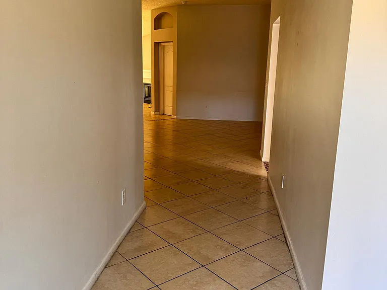 273 Fort Milton Dr — Photo 3