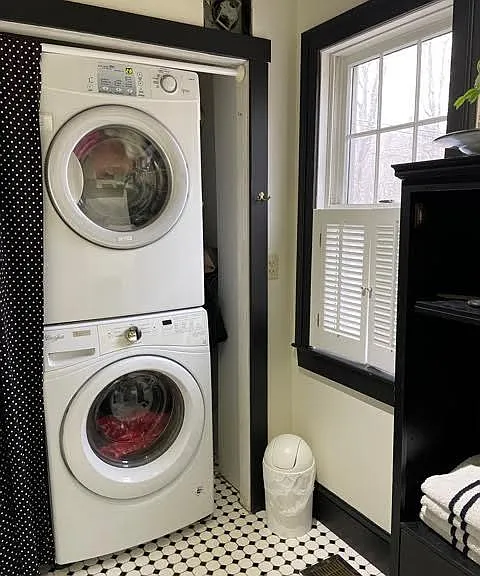 Downstairs bath with laundry area