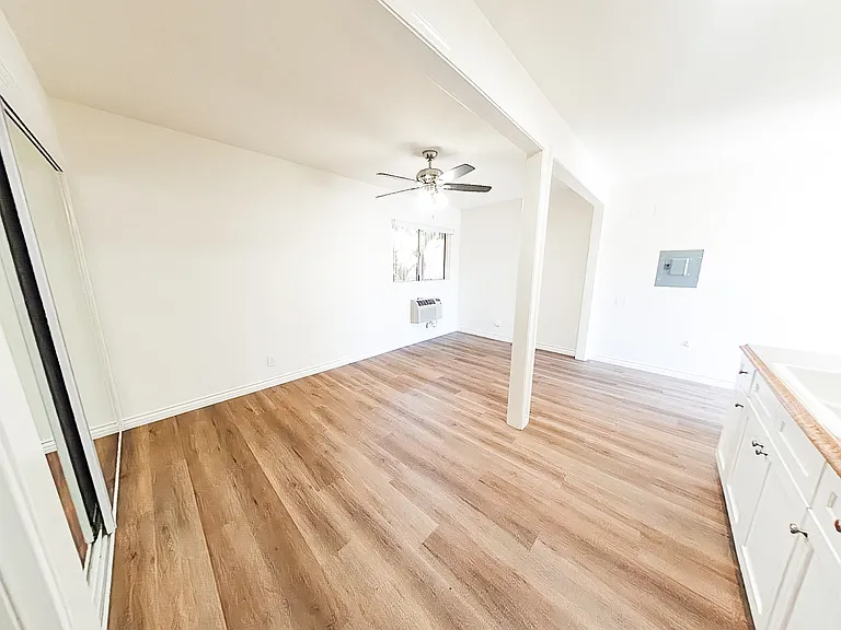 16229 Woodruff — Photo 20