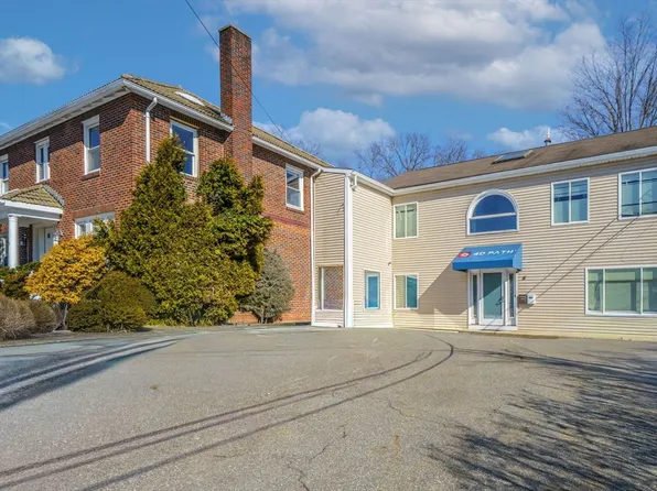 11-15 John St, Newton Center, MA 02459