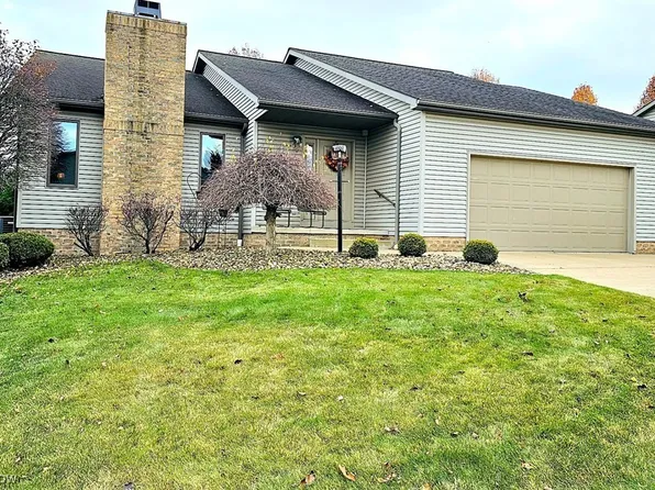 2330 Whispering Mdws NE, Warren, OH 44483