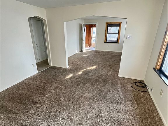 4th image of 1160 Herberich Ave