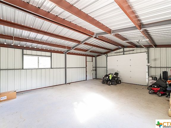 3rd image of 177 Oak View Dr
