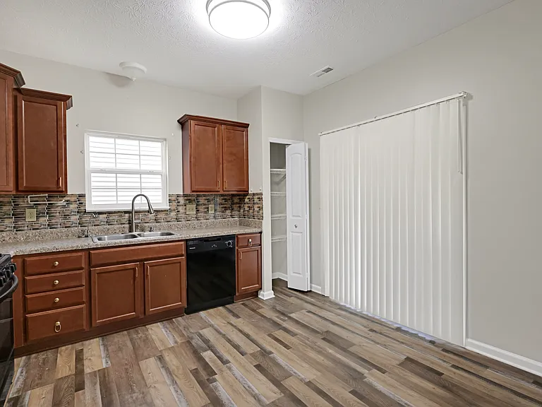 5259 Tanglewood Ln — Photo 7