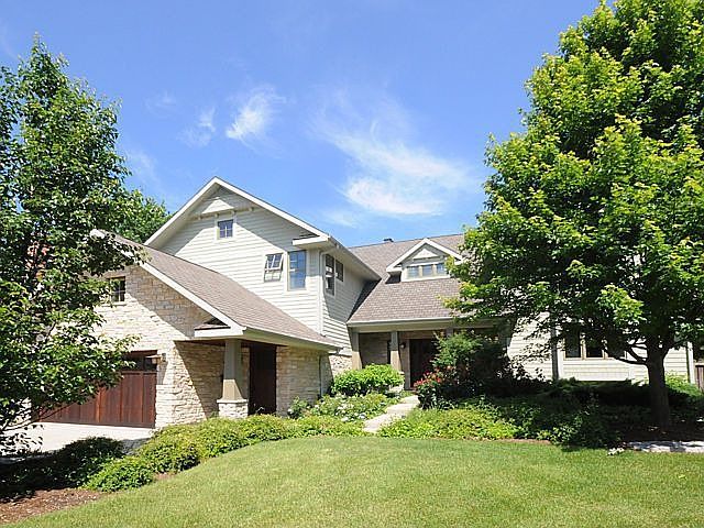 1st image of 1221 Canterbury Ln