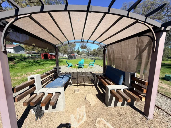 4447 Baldwin Ln, Valley Springs, CA 95252