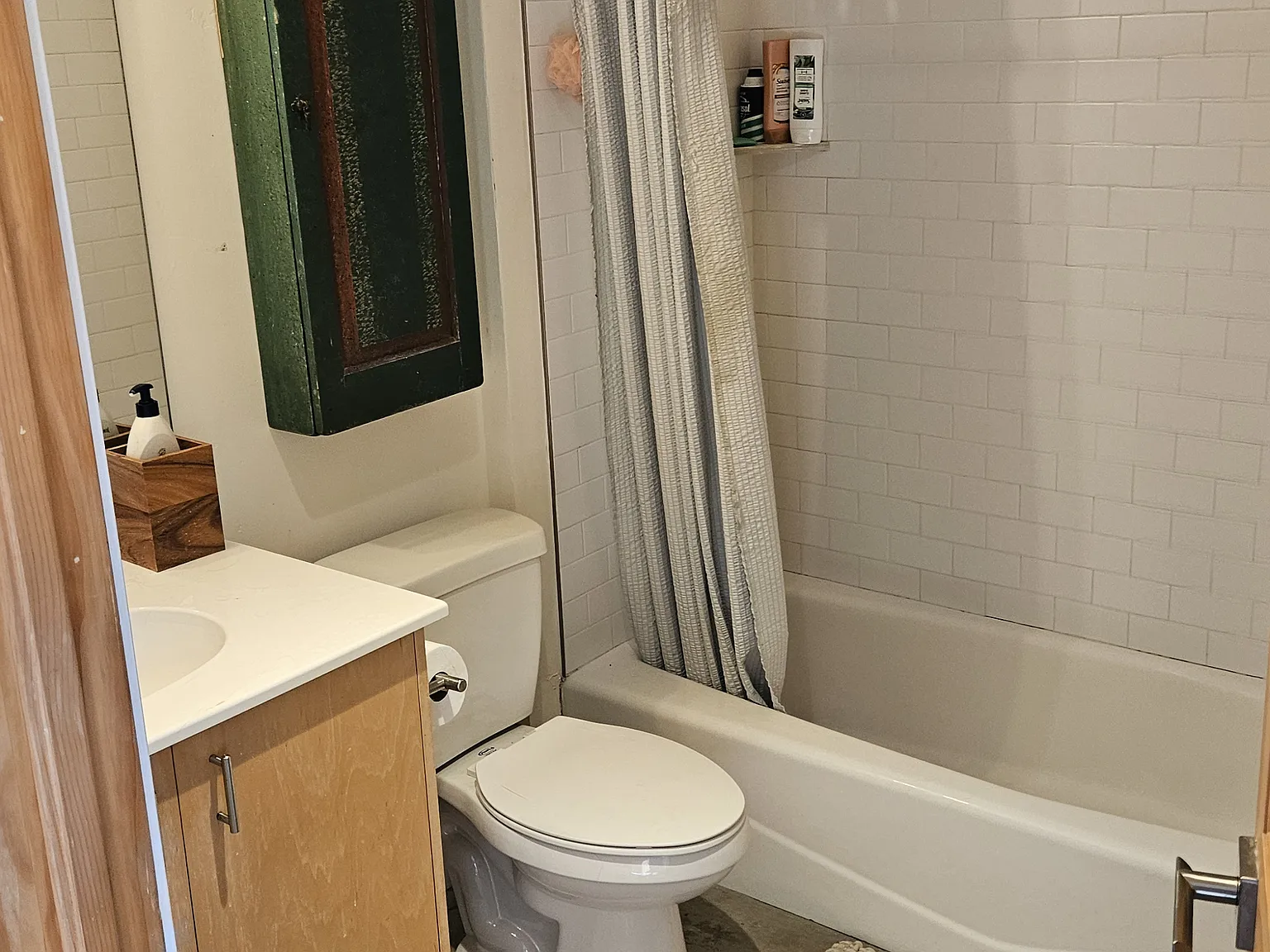 Studio, 650 sqft, $2,450 — Photo 3