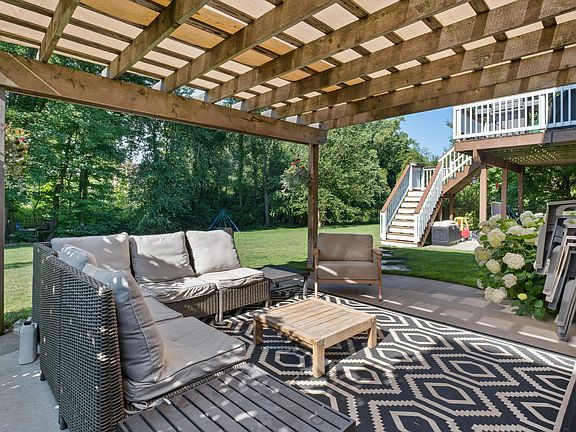 4th image of 3086 Blairwood Ct