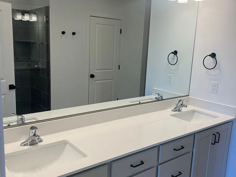 1817 Livy Ln — Photo 12